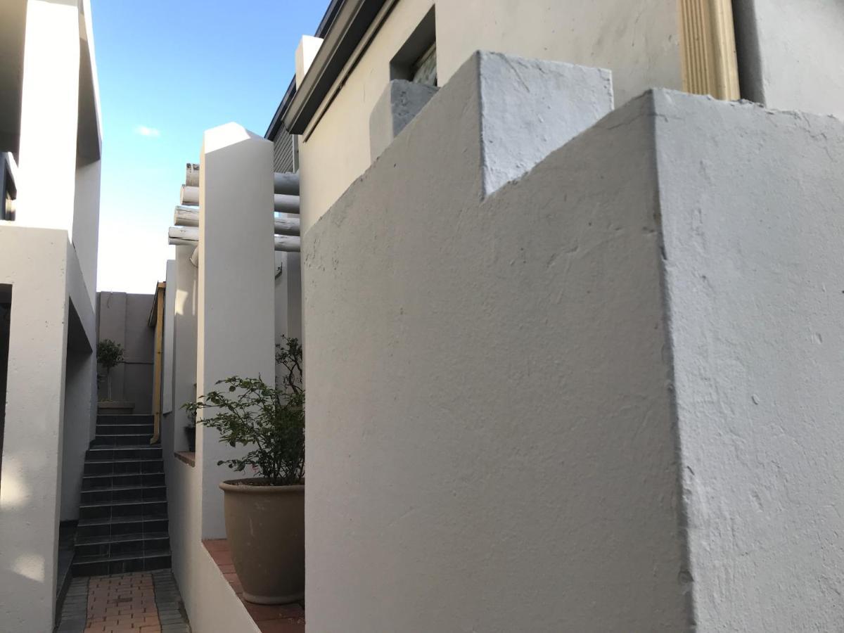 Aluve Guesthouse Johannesburg Exteriör bild