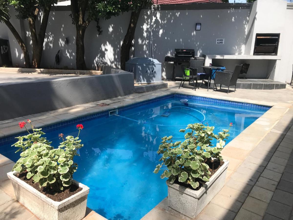 Aluve Guesthouse Johannesburg Exteriör bild